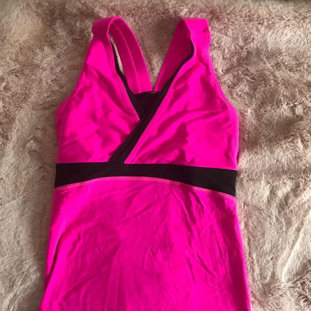 Lululemon athletic top